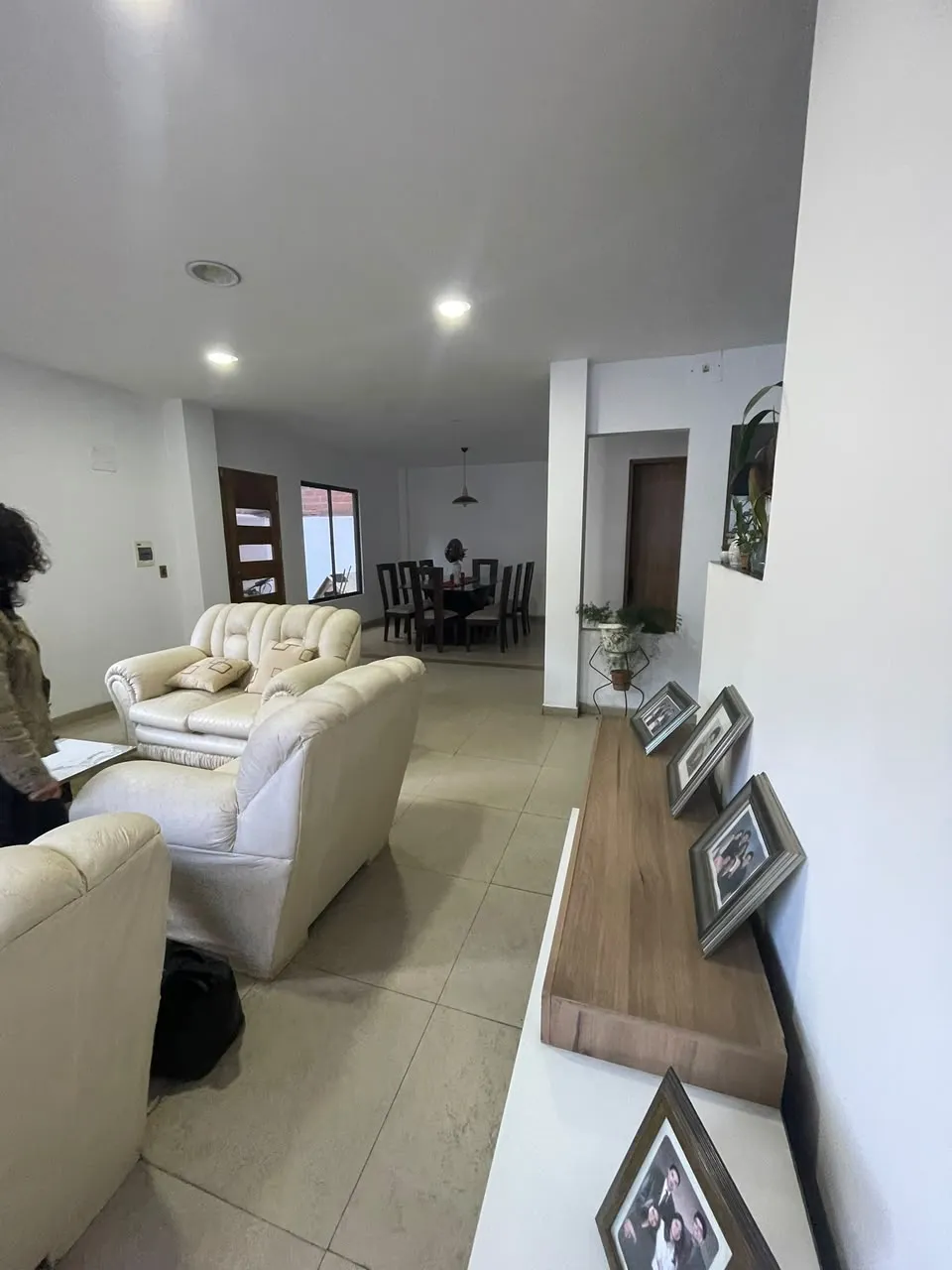 Sala amplia en la planta baja